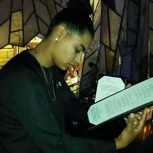 Meet your Posher, Cris